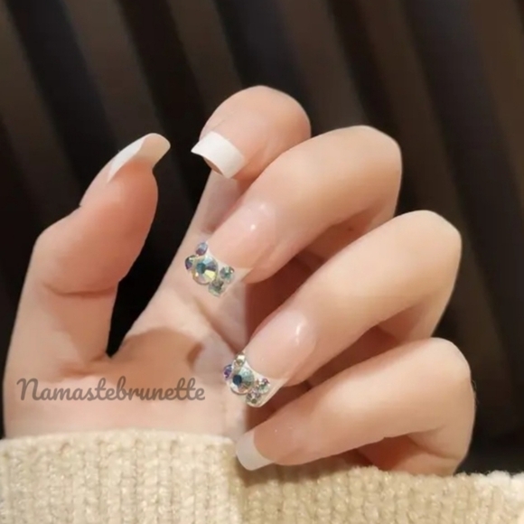 Rhinestone French Manicure Press On Nails - Picture 4 of 10